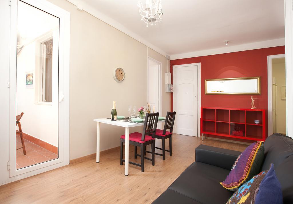 Centric Apartment El Molino Theater P1 Barcelona Habitación foto